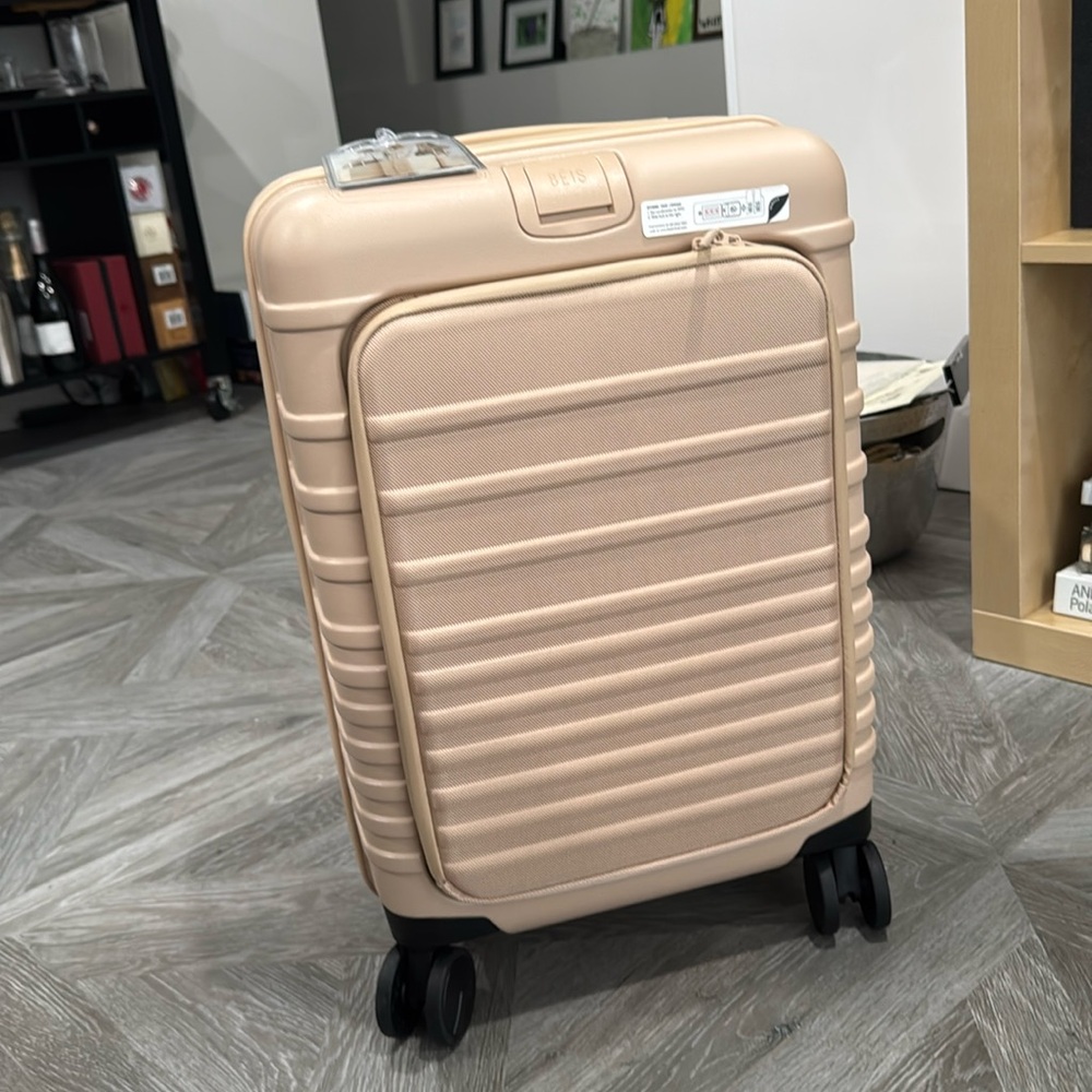 Beis International Carry On